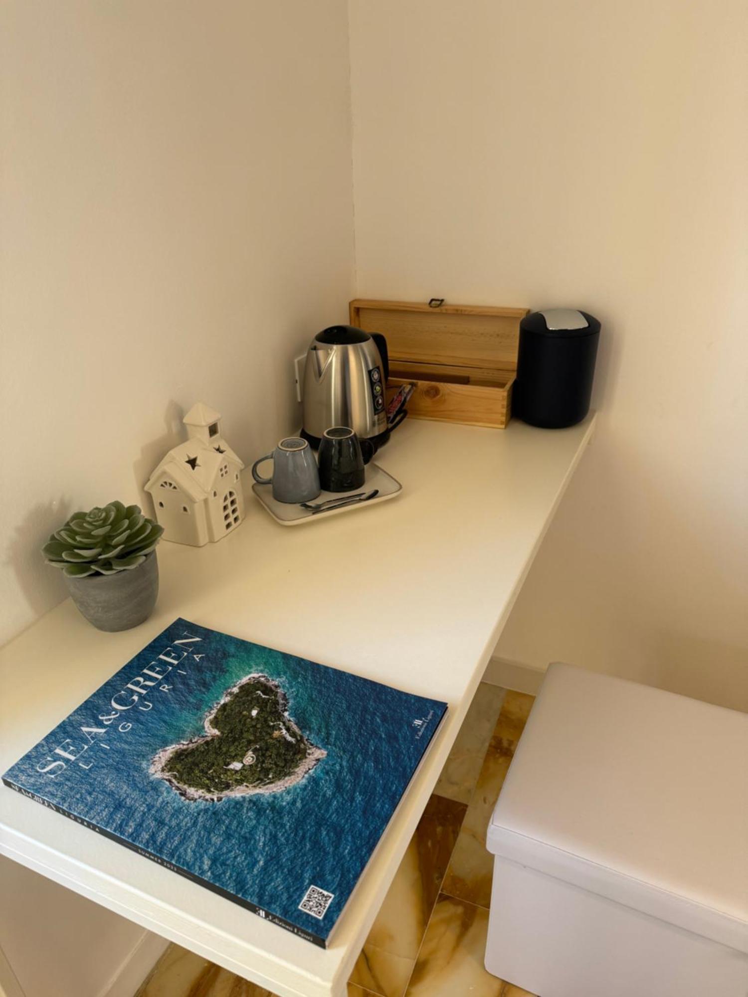 Hotel Titti Guest-House Finale Ligure Esterno foto